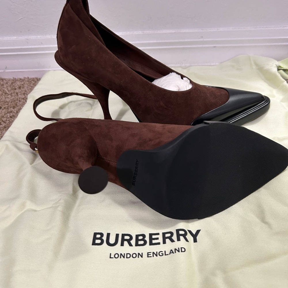 Burberry Brown and Black Pointed Heels - Picture 5 of 6